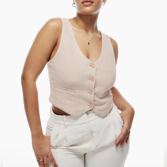 Aritzia Tops - ARITZIA Wilfred Desire Vest